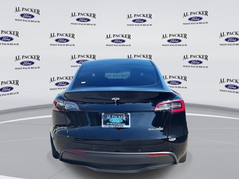 Used 2022 Tesla Model Y Performance image 4