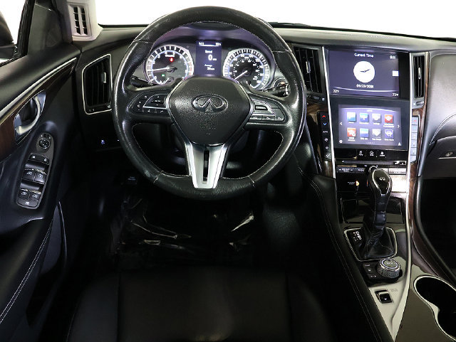 Used 2018 INFINITI Q50 Luxe AWD/4WD image 3