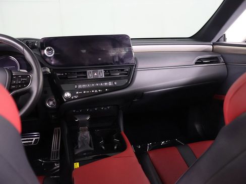 Used 2024 Lexus ES 350 F Sport w/ Technology Package image 45