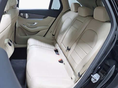 Used 2017 Mercedes-Benz GLC 300 4MATIC w/ Premium 2 Package image 29