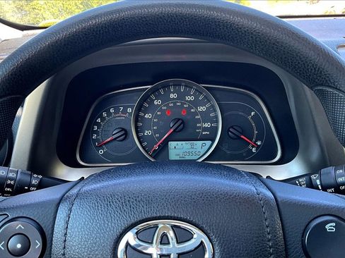 Used 2014 Toyota RAV4 XLE image 19