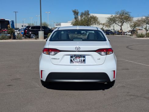 Used 2025 Toyota Corolla LE image 4