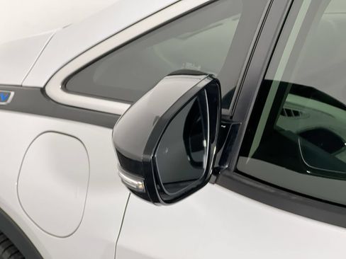 Used 2020 Chevrolet Bolt Premier w/ Infotainment Package FWD image 10