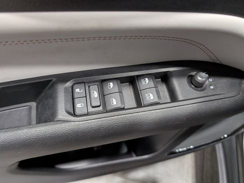 Used 2022 Jeep Compass Limited image 12