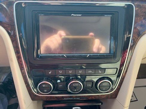 Used 2012 Volkswagen Passat 2.5 SEL Premium image 8