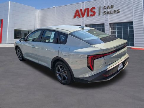 Used 2025 Kia K4 LXS image 9