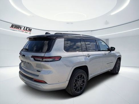 New 2026 Jeep Grand Cherokee L Summit w/ Obsidian Package AWD/4WD image 3