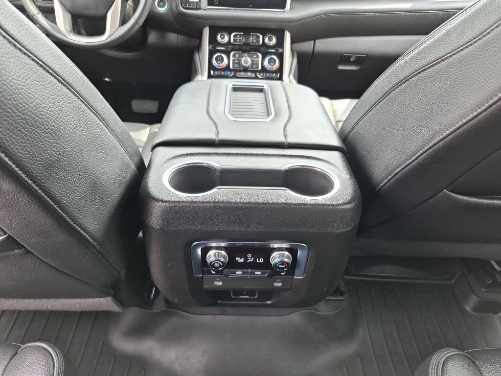 Used 2023 GMC Yukon XL Denali AWD/4WD image 30