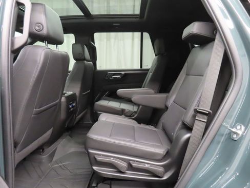 Used 2026 Chevrolet Tahoe Z71 w/ Comfort Package AWD/4WD image 17