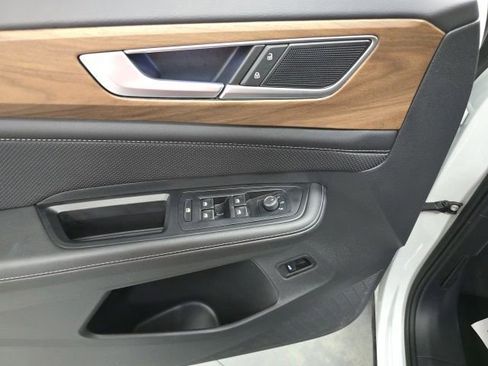 Used 2025 Volkswagen Atlas SE FWD image 14