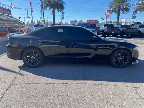 Used 2022 Dodge Charger R/T w/ Harman/Kardon Audio Group image 4