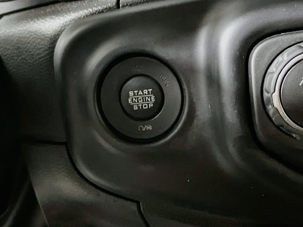 Used 2023 Jeep Wrangler Unlimited Sahara w/ Safety Group AWD/4WD image 19