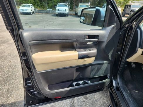 Used 2013 Toyota Tundra 2WD CrewMax w/ SR5 Pkg image 9