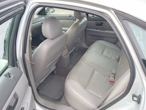 Used 2005 Ford Taurus SE image 7