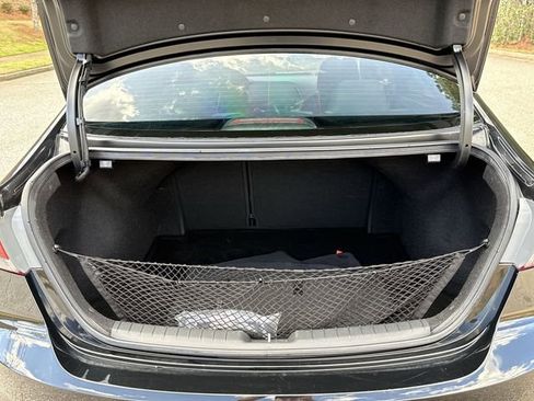 Used 2017 Hyundai Elantra SE image 21