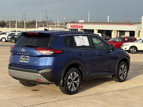 Certified 2022 Nissan Rogue SV image 9