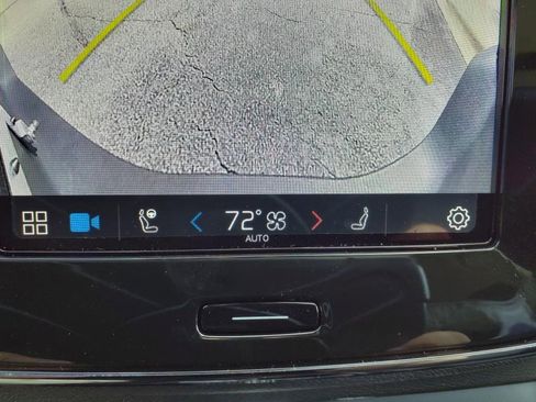 New 2025 Volvo XC40 B5 Plus w/ Protection Package Premier image 16