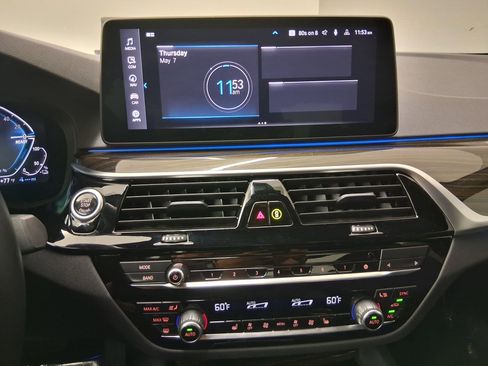 Used 2023 BMW 530e w/ Premium Package RWD image 27
