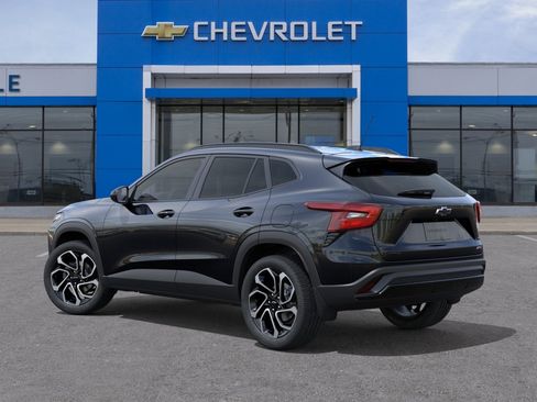 New 2026 Chevrolet Trax RS w/ Driver Confidence Package FWD image 3
