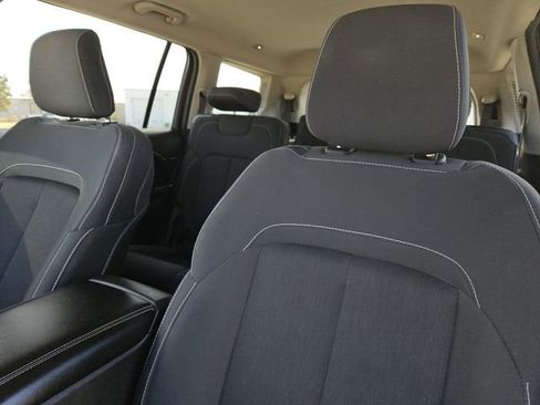 Used 2023 Jeep Grand Cherokee L Laredo image 26
