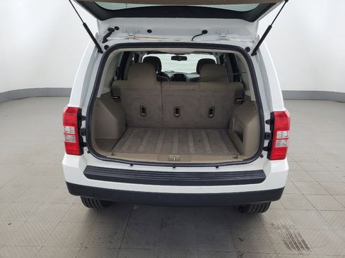 Used 2017 Jeep Patriot Latitude FWD image 29