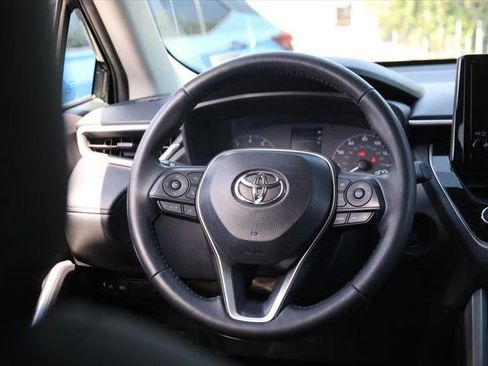 Certified 2025 Toyota Corolla Cross LE FWD image 24