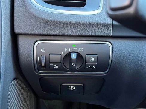 Used 2017 Volvo S60 T5 Dynamic image 28