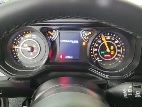 Used 2025 Jeep Wrangler Unlimited Sport AWD/4WD image 17
