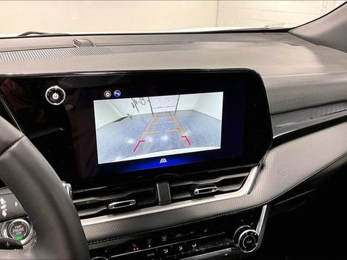 Used 2025 Chevrolet Equinox LT image 14