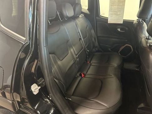 Used 2016 Jeep Renegade Limited image 23