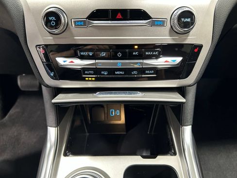Certified 2024 Ford Explorer XLT w/ Equipment Group 202A AWD/4WD image 21