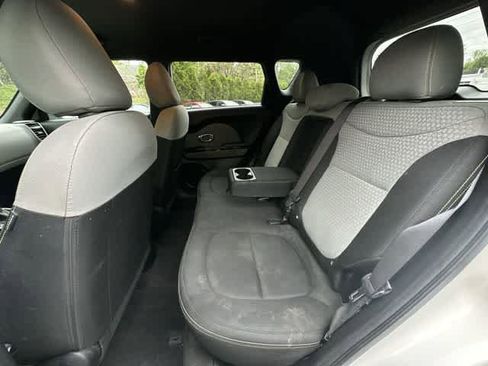 Used 2016 Kia Soul + w/ Audio Package FWD image 18