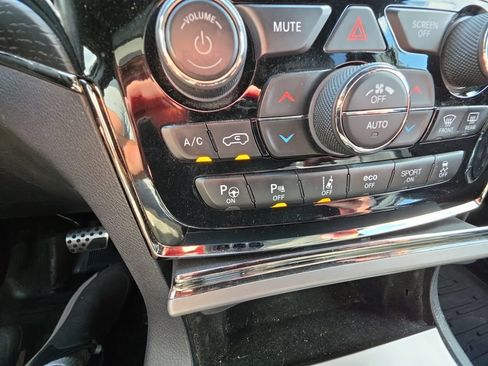 Used 2019 Jeep Grand Cherokee High Altitude AWD/4WD image 28