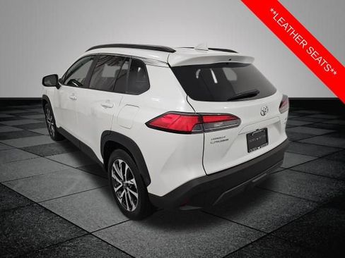 Used 2023 Toyota Corolla Cross XLE w/ Convenience Package image 4