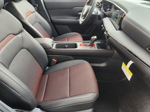 New 2025 Nissan Kicks SR image 10