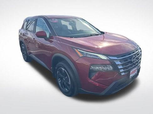 Used 2025 Nissan Rogue SV image 7