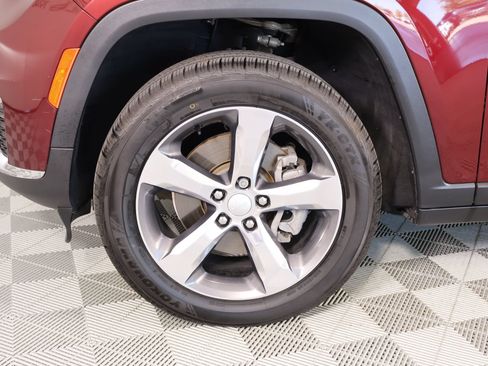 Used 2022 Jeep Grand Cherokee L Limited AWD/4WD image 19