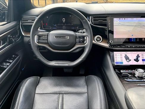 Used 2022 Jeep Grand Wagoneer Series I image 5