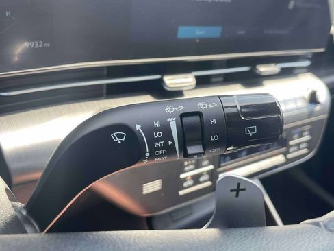 Used 2024 Hyundai Kona Limited AWD/4WD image 25