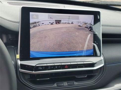 New 2026 Jeep Compass Latitude image 23