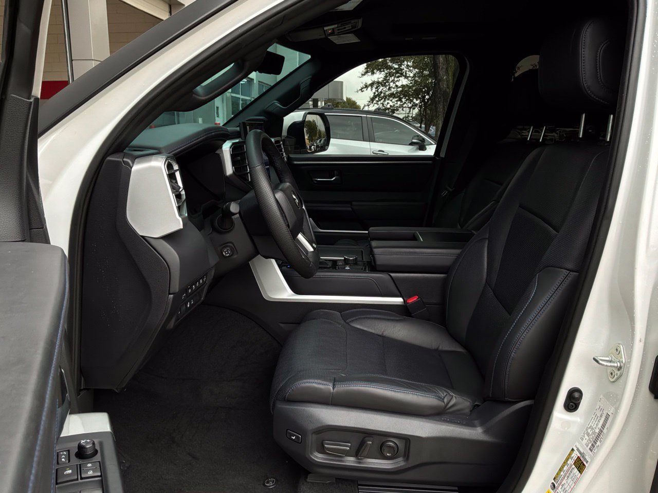 Used 2025 Toyota Sequoia Platinum AWD/4WD image 12