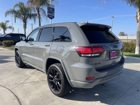 Used 2022 Jeep Grand Cherokee Laredo X image 6