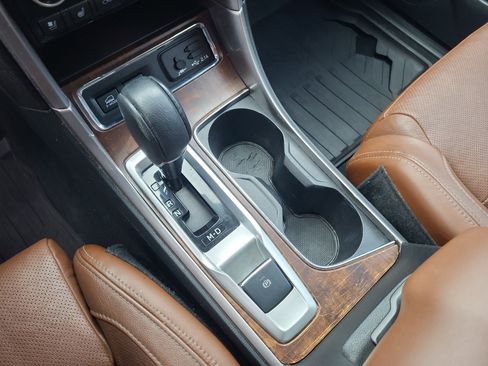 Used 2019 Subaru Ascent Touring image 22