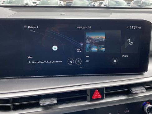 Used 2024 Kia Sorento S image 17