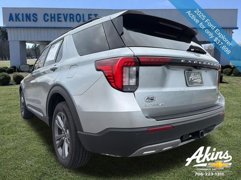 Used 2025 Ford Explorer Active w/ Active Comfort Package AWD/4WD image 10