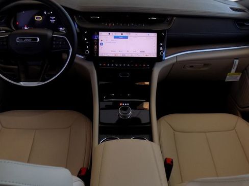 New 2026 Jeep Grand Cherokee L Limited RWD image 13