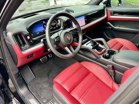 Used 2026 Porsche Cayenne S AWD/4WD image 11