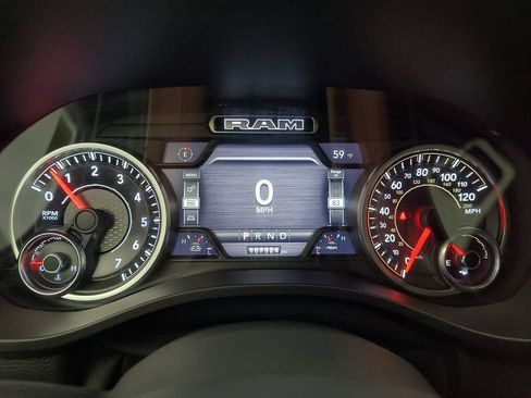 Used 2019 RAM 1500 Laramie AWD/4WD image 17