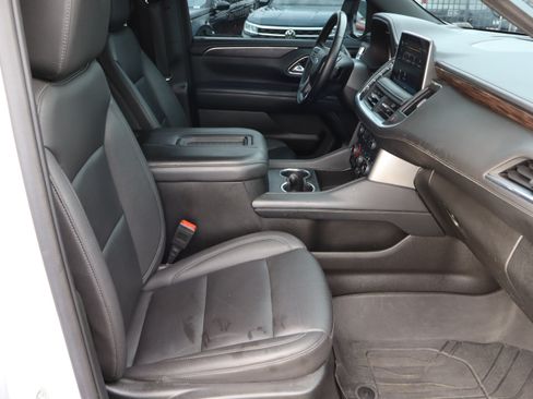 Used 2023 Chevrolet Tahoe Z71 w/ Luxury Package AWD/4WD image 40
