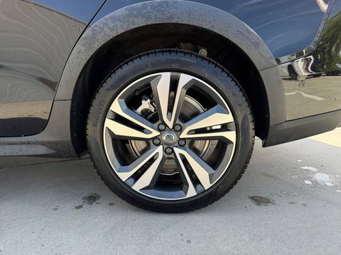 Used 2025 Volvo V60 B5 Cross Country Plus AWD/4WD image 22